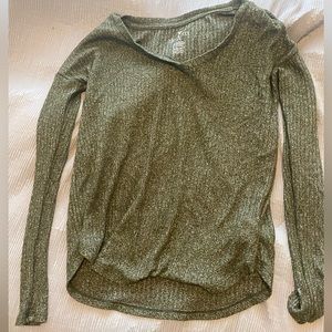 Ribbed long sleeve green top
